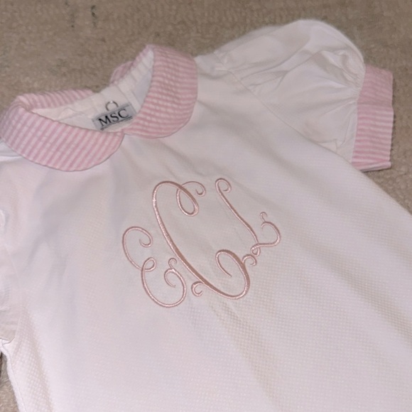 Mainstreet Collection Girls Day Gown Pink Seersucker ‘ECL’ Monogram 0-6m - Picture 2 of 6